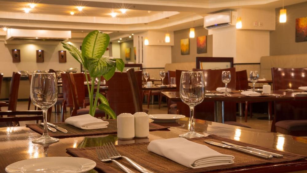 Delta Hotels By Marriott Dar Es Salaam Zewnętrze zdjęcie